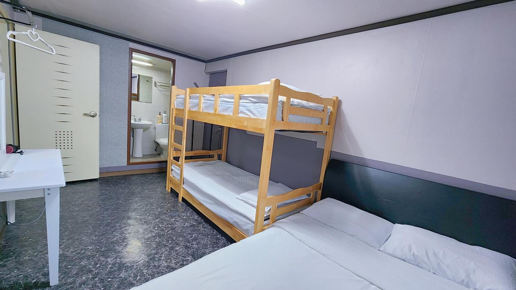 1012 House Namsan Ξενοδοχείο Σεούλ Δωμάτιο φωτογραφία